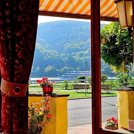 Cafe Post فندق